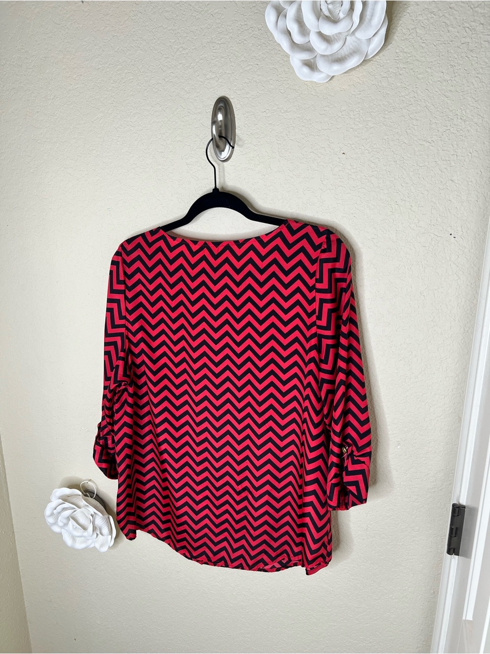 NTM: Texas Tech Red Raiders Bamboo Chevron Pink Black Blouse Roll Tab Large - Picture 12 of 13